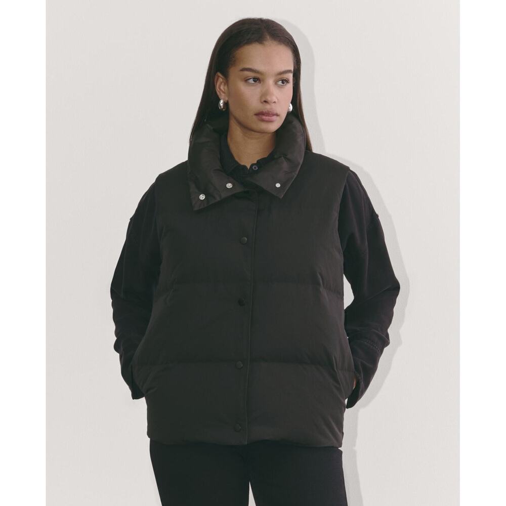 Everlane Women's Puffer Vest Coat in Black, Size Small, Polyester
